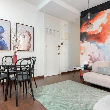 2 Bedrooms 2 Bathrooms Furnished - Malasana - Bright Stylish - Mintystay Мадрид Экстерьер фото