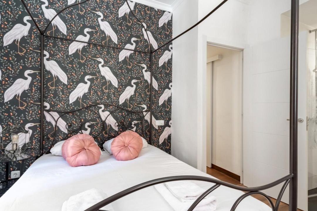 2 Bedrooms 2 Bathrooms Furnished - Malasana - Bright Stylish - Mintystay Мадрид Экстерьер фото